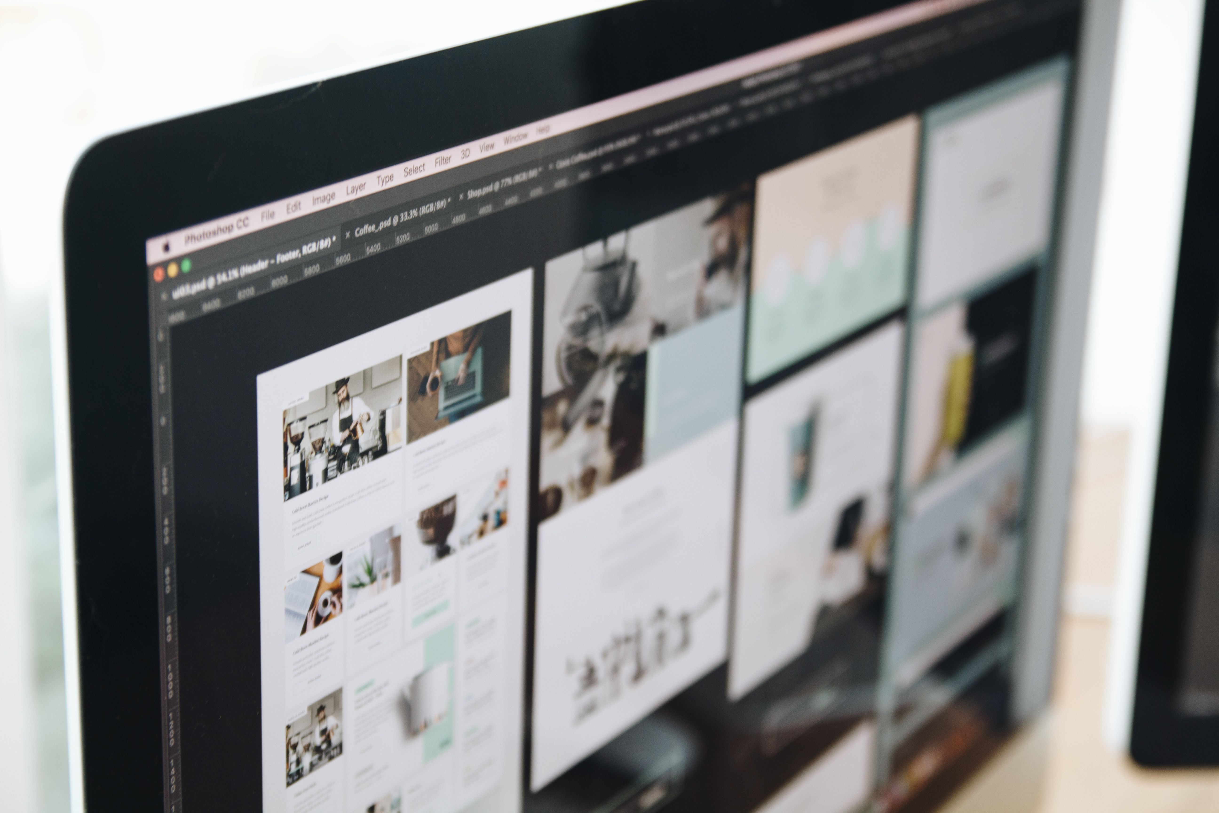 Étudiant apprenant le développement web front-end